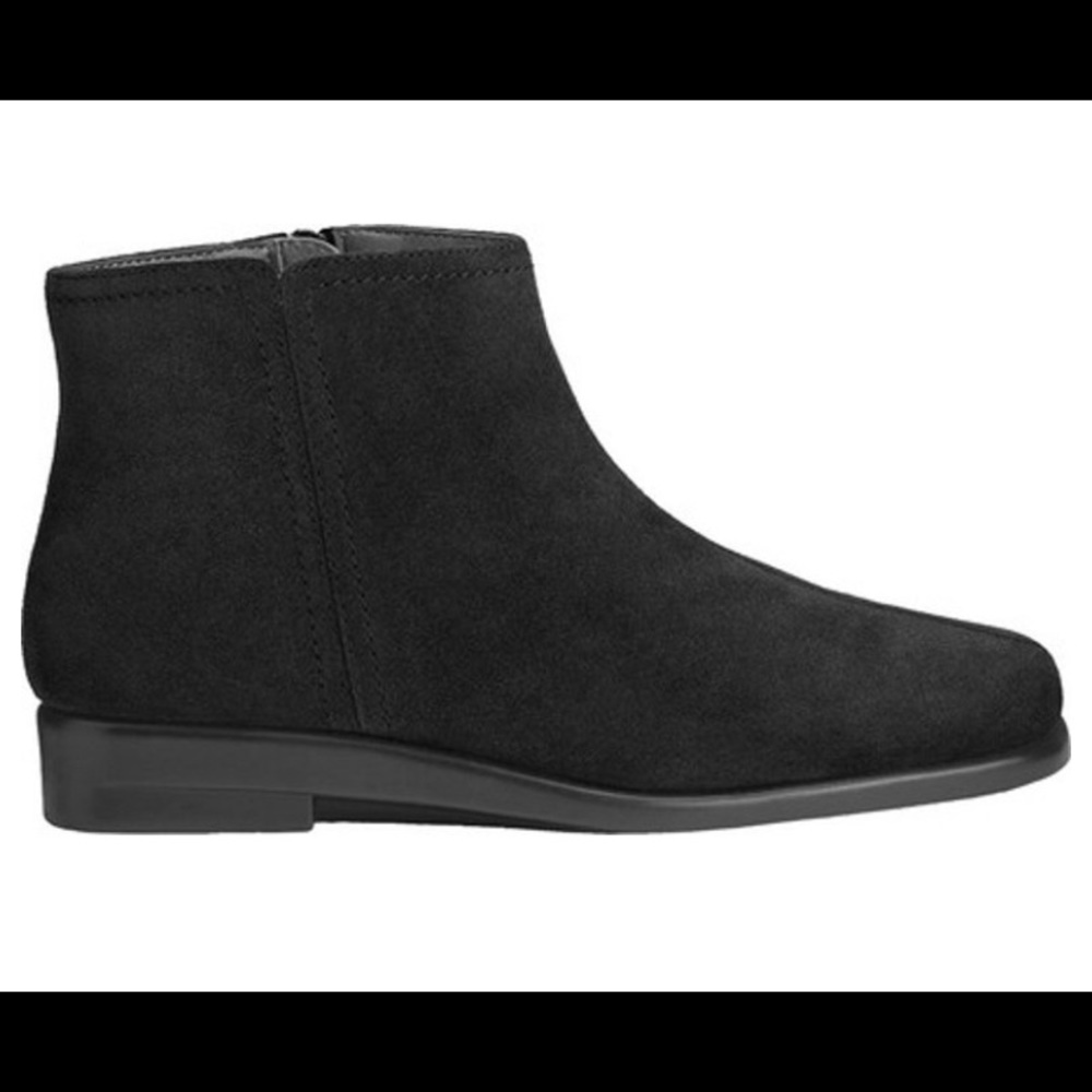 Gently Used Lady's Aerosoles Double Trouble boot